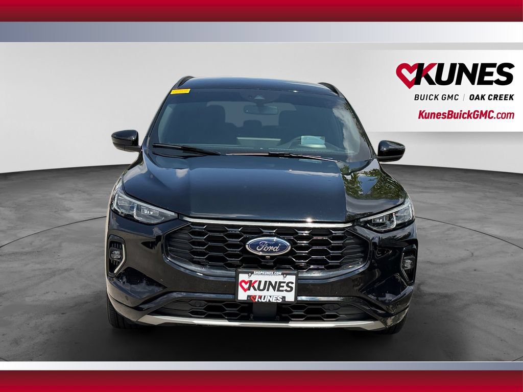 Used 2023 Ford Escape ST-Line Elite w/ Premium Technology Package AWD/4WD image 3