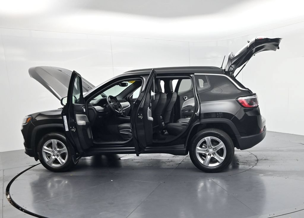 Used 2024 Jeep Compass Latitude AWD/4WD image 60