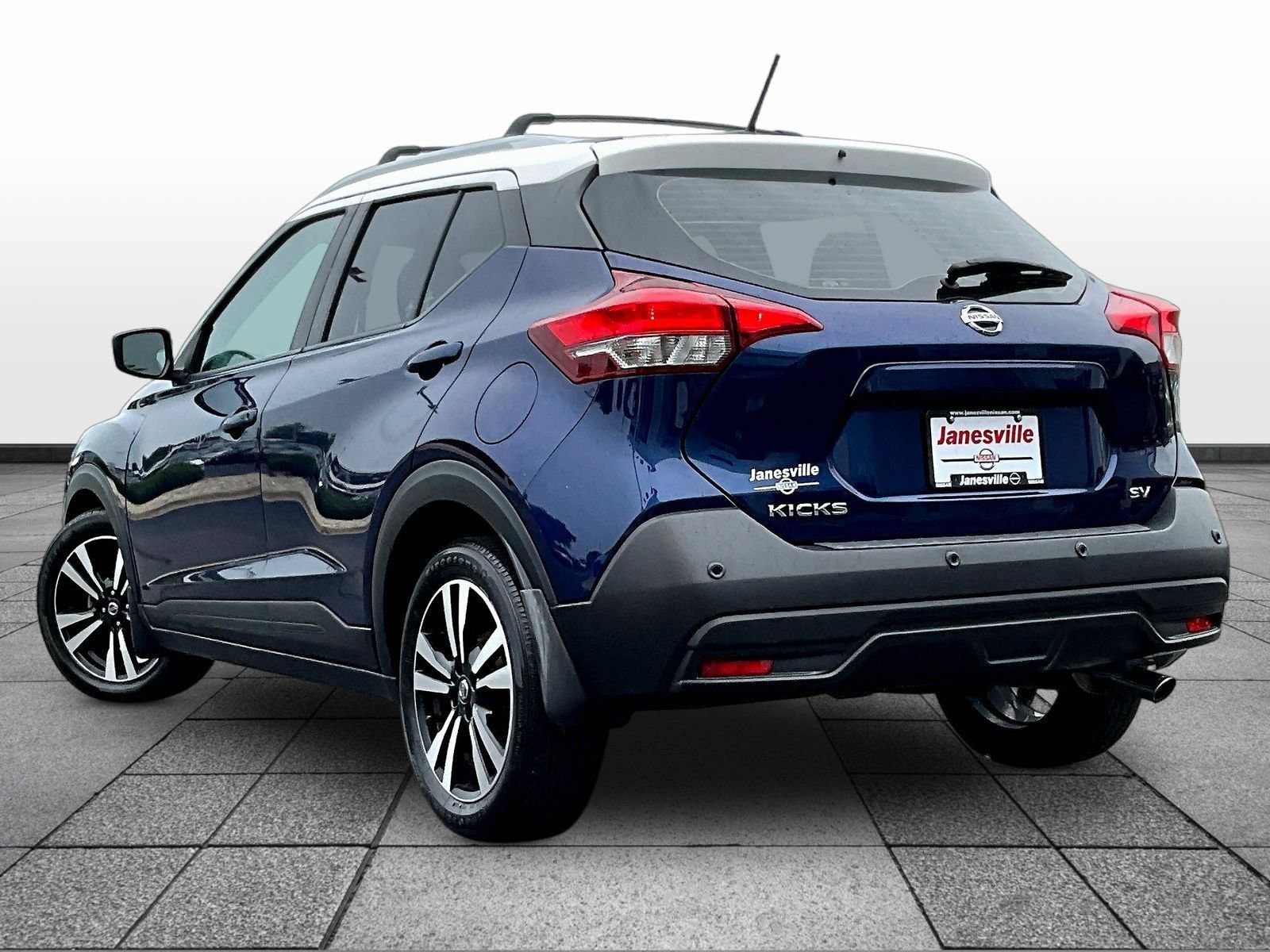 Certified 2020 Nissan Kicks SV w/ Exterior Package FWD image 5