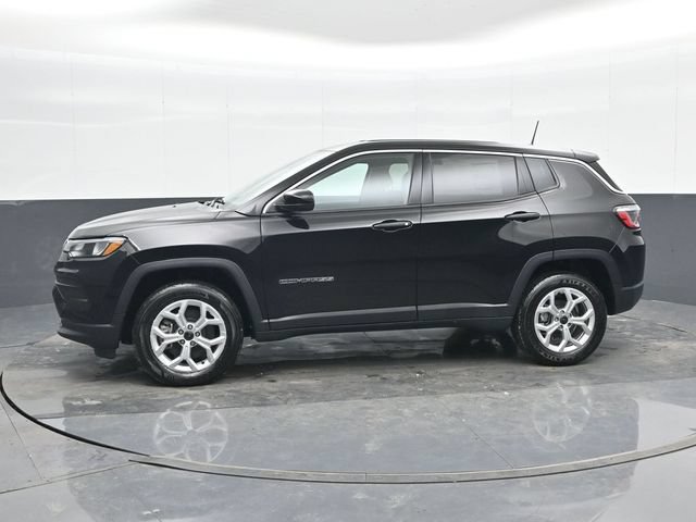 Used 2025 Jeep Compass Sport w/ Mopar Graphics Package AWD/4WD image 26