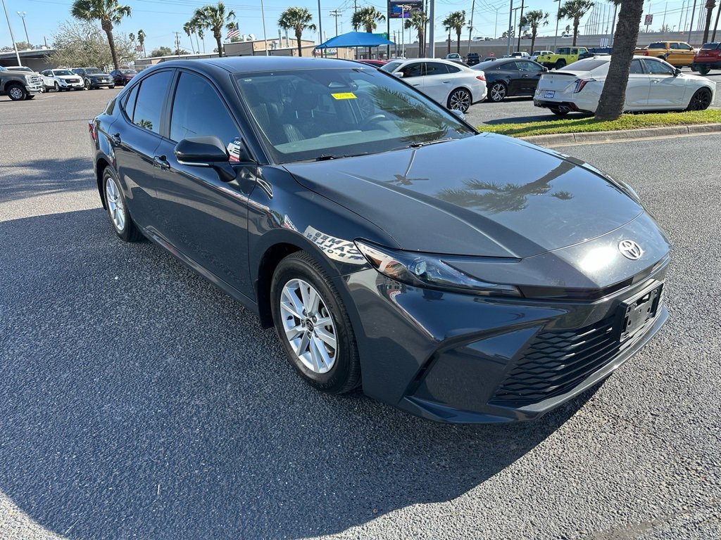 Used 2025 Toyota Camry LE w/ Convenience Package image 9
