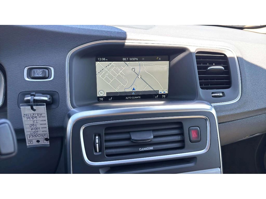 Used 2017 Volvo S60 T5 Inscription image 17