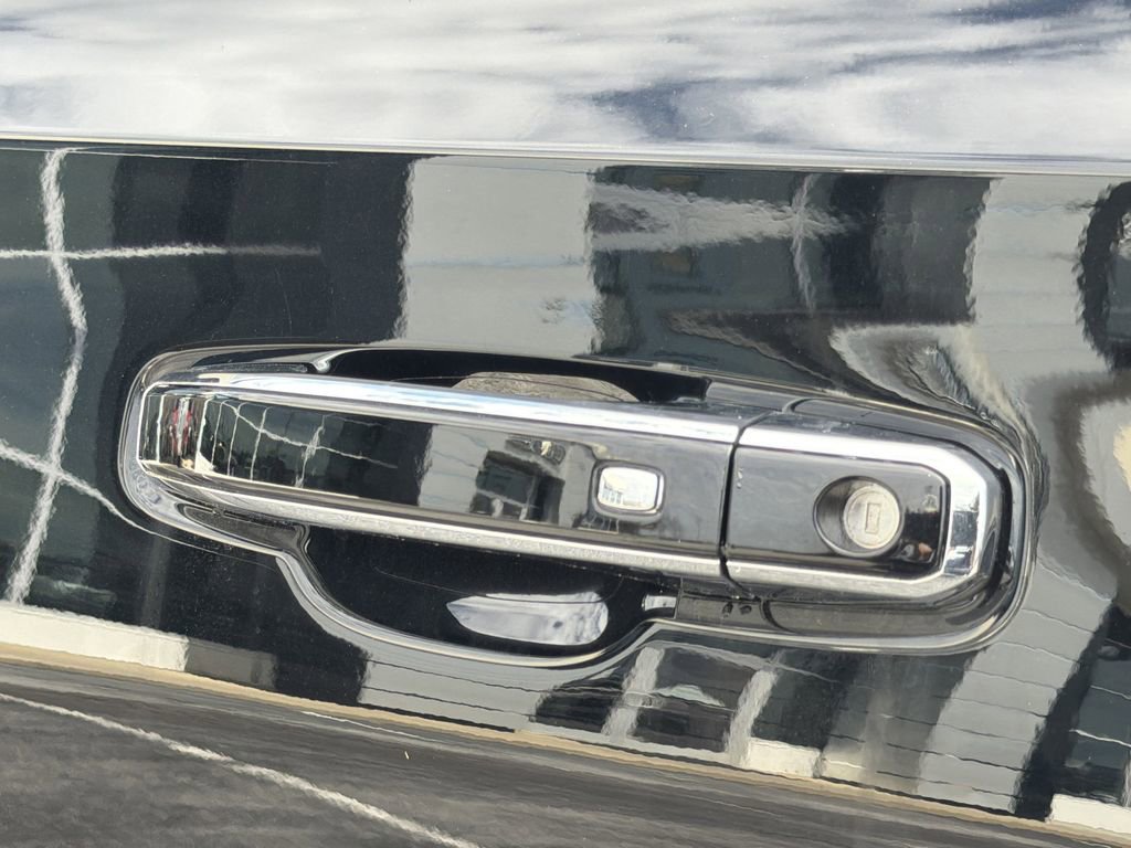 New 2026 GMC Yukon XL Denali w/ Sun & Power Step Package image 31