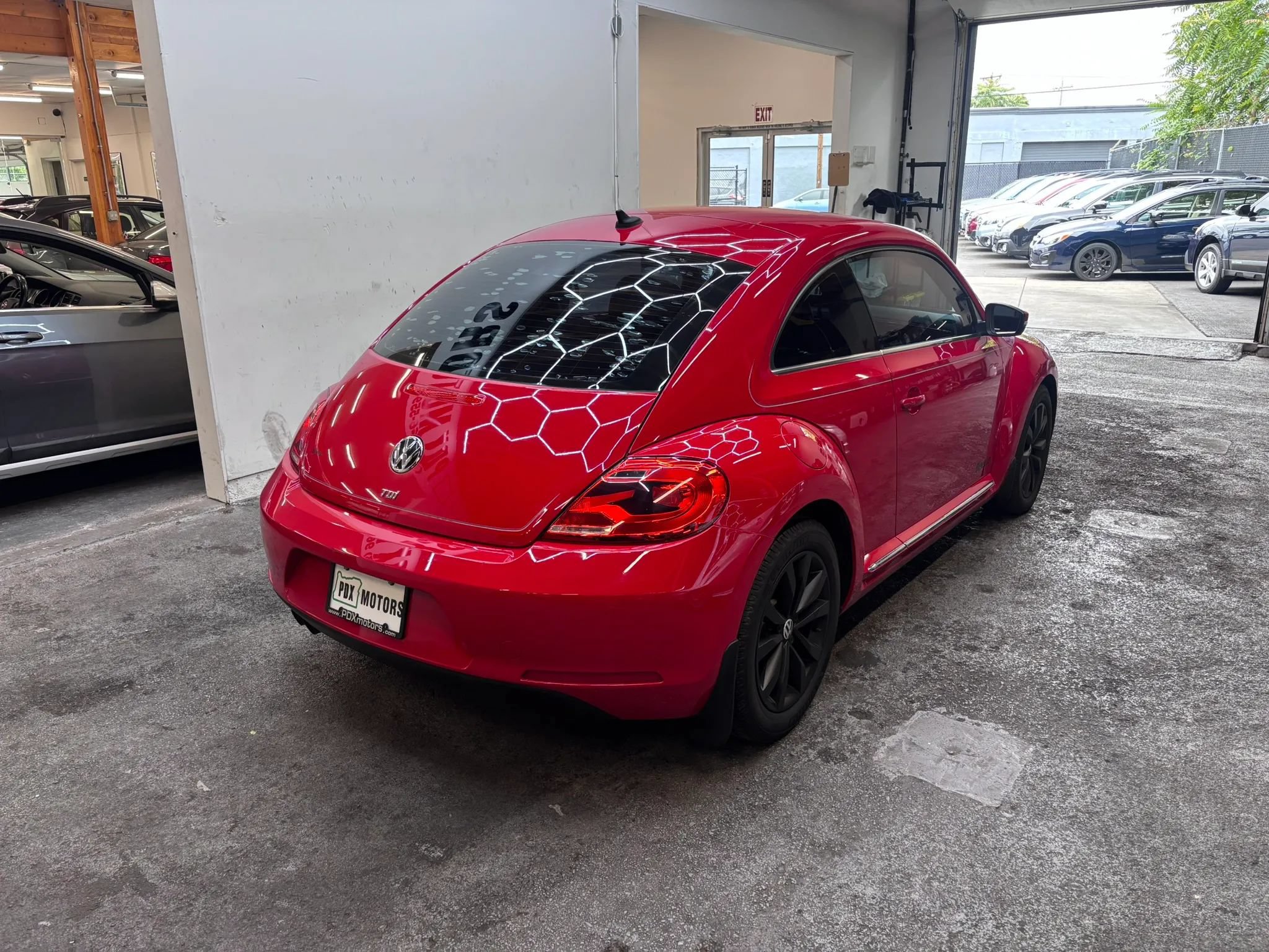 Used 2013 Volkswagen Beetle TDI FWD image 5