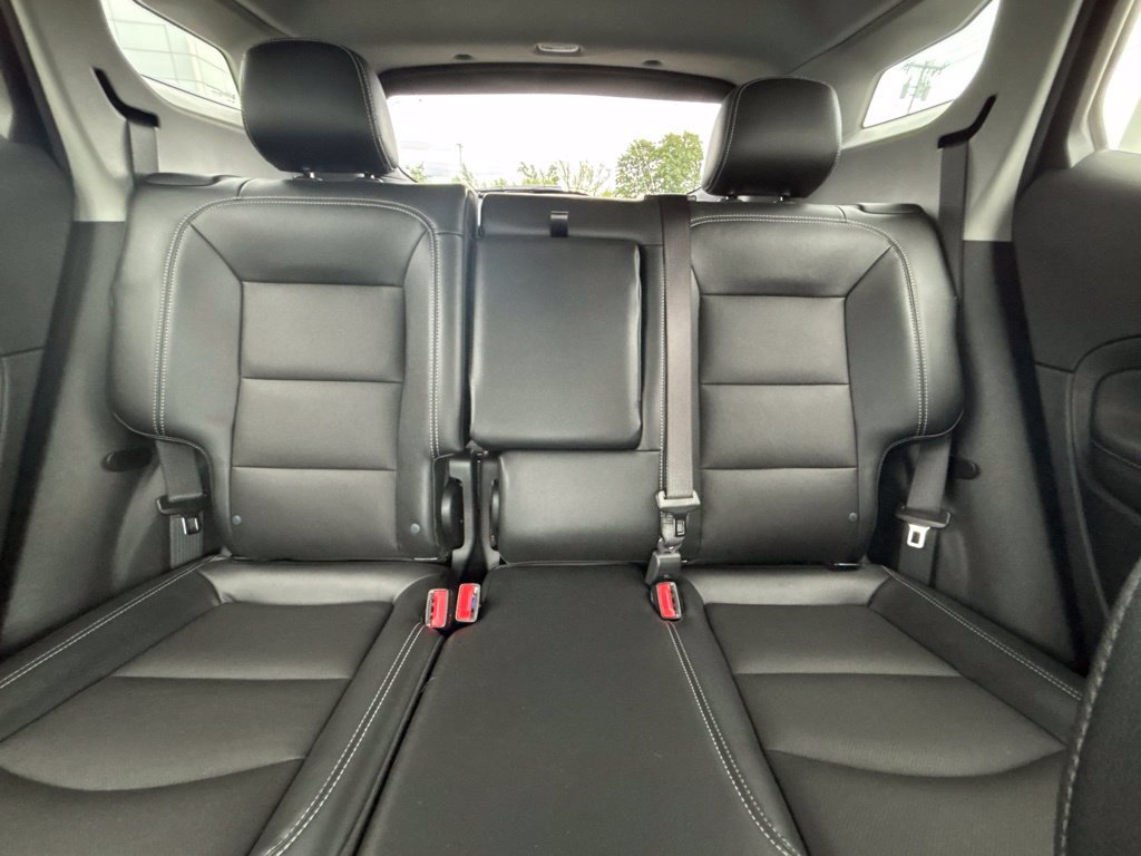 Used 2023 GMC Terrain SLT AWD/4WD image 32