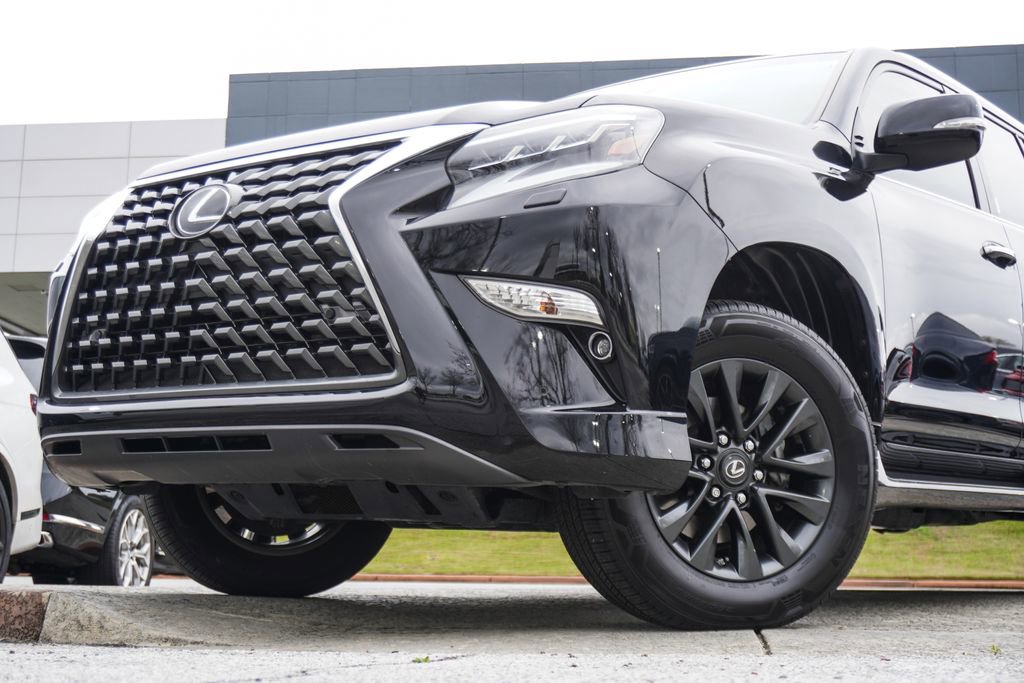 Used 2023 Lexus GX 460 Premium w/ Premium Plus Package image 2