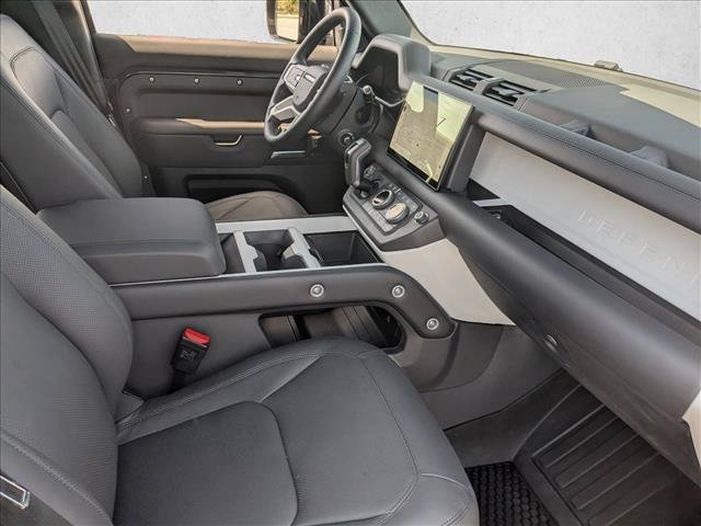Used 2025 Land Rover Defender 110 X-Dynamic SE AWD/4WD image 24