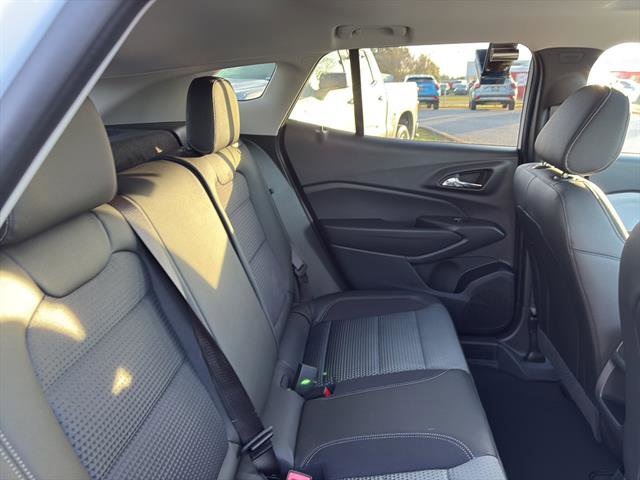 New 2026 Chevrolet Trax LT w/ Sunroof Package image 10