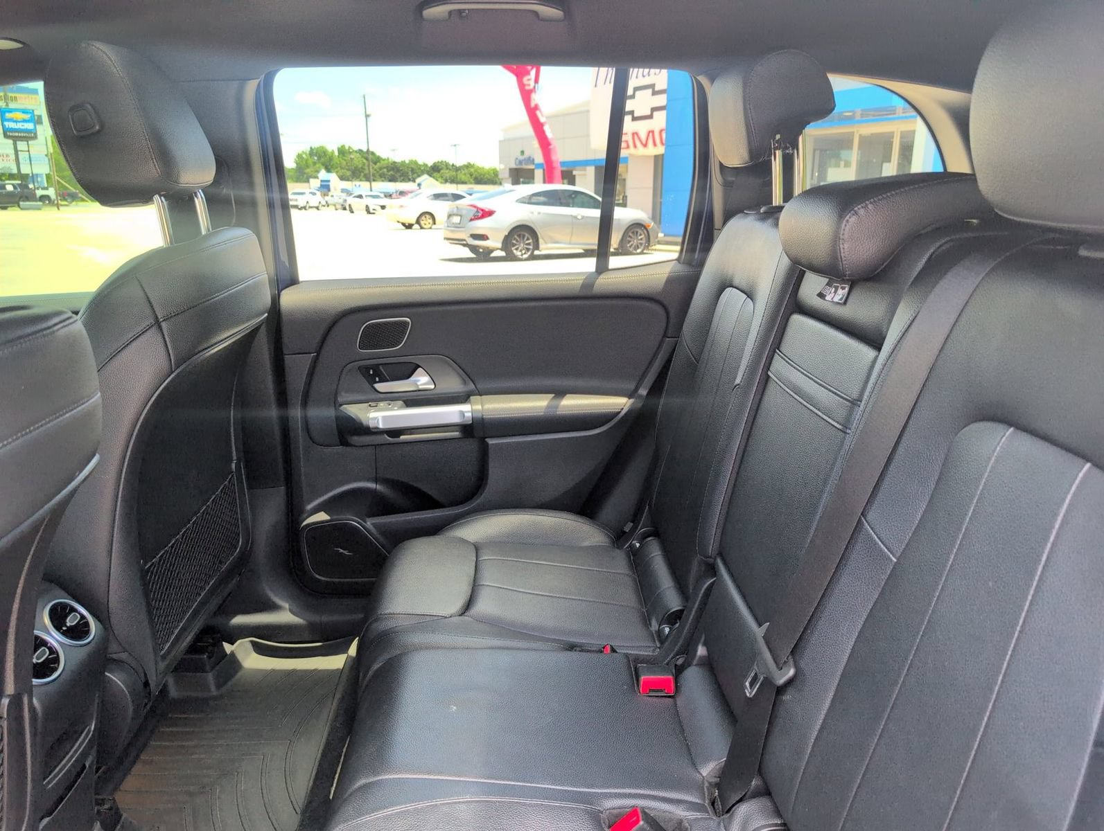 Used 2021 Mercedes-Benz GLB 250 image 33