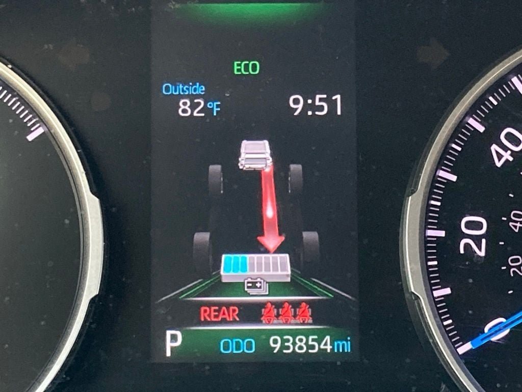 Used 2019 Toyota RAV4 LE w/ Carpet Mat Package AWD/4WD image 14