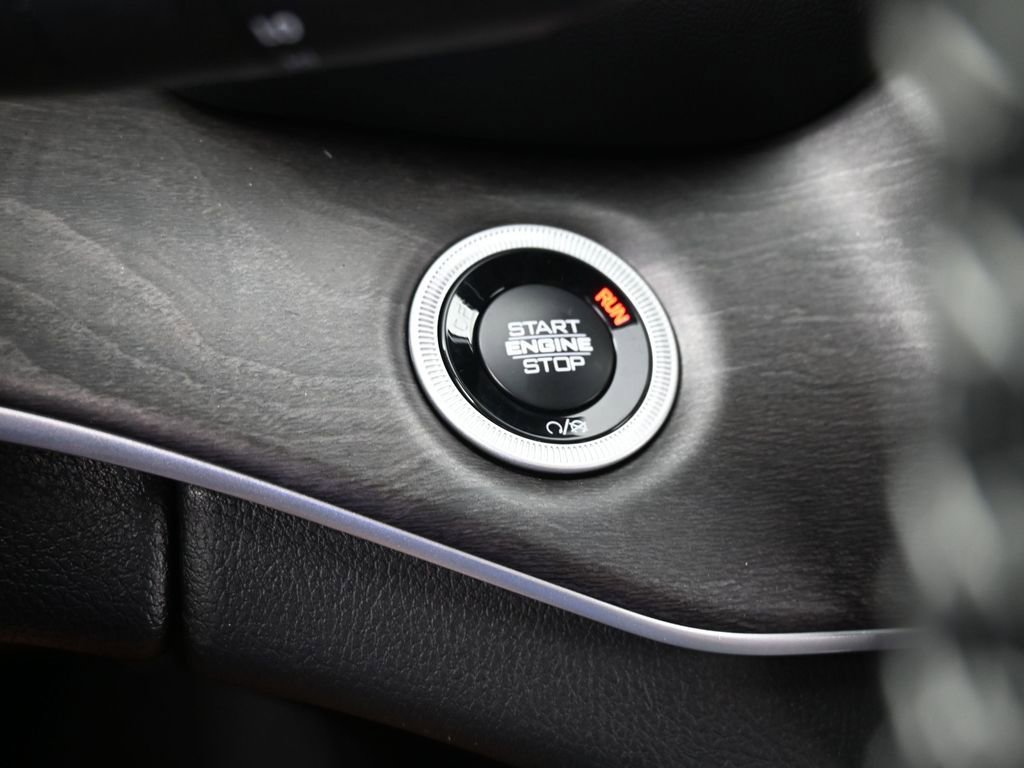 Used 2025 Jeep Grand Cherokee L Limited image 22