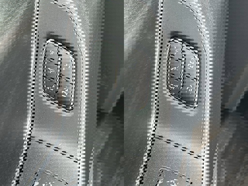 New 2025 Ford F150 Lariat w/ Equipment Group 502A High image 13