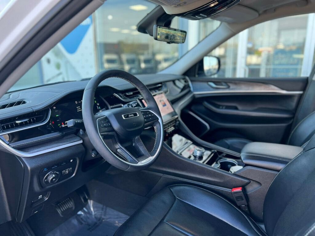 Used 2022 Jeep Grand Cherokee Limited 4xe w/ Luxury Tech Group II image 14