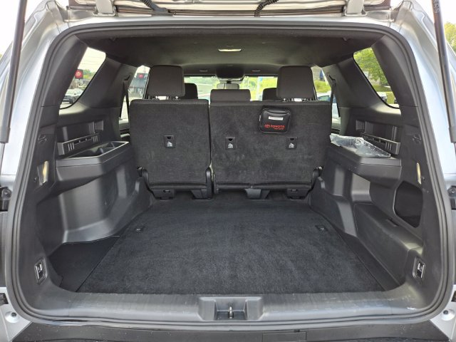 Used 2025 Toyota 4Runner SR5 AWD/4WD image 16