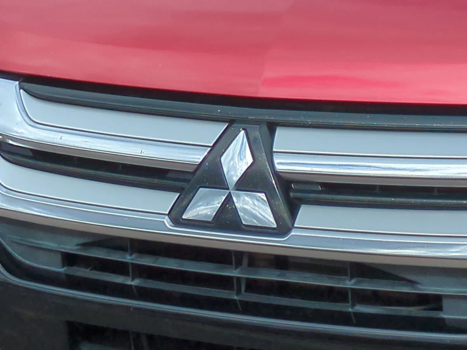 Used 2018 Mitsubishi Outlander ES AWD/4WD image 12