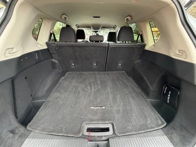 Used 2024 Nissan Rogue SV image 19