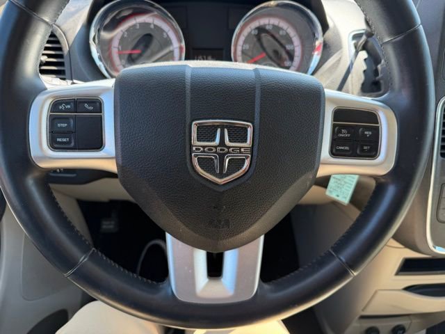 Used 2013 Dodge Grand Caravan SE image 12
