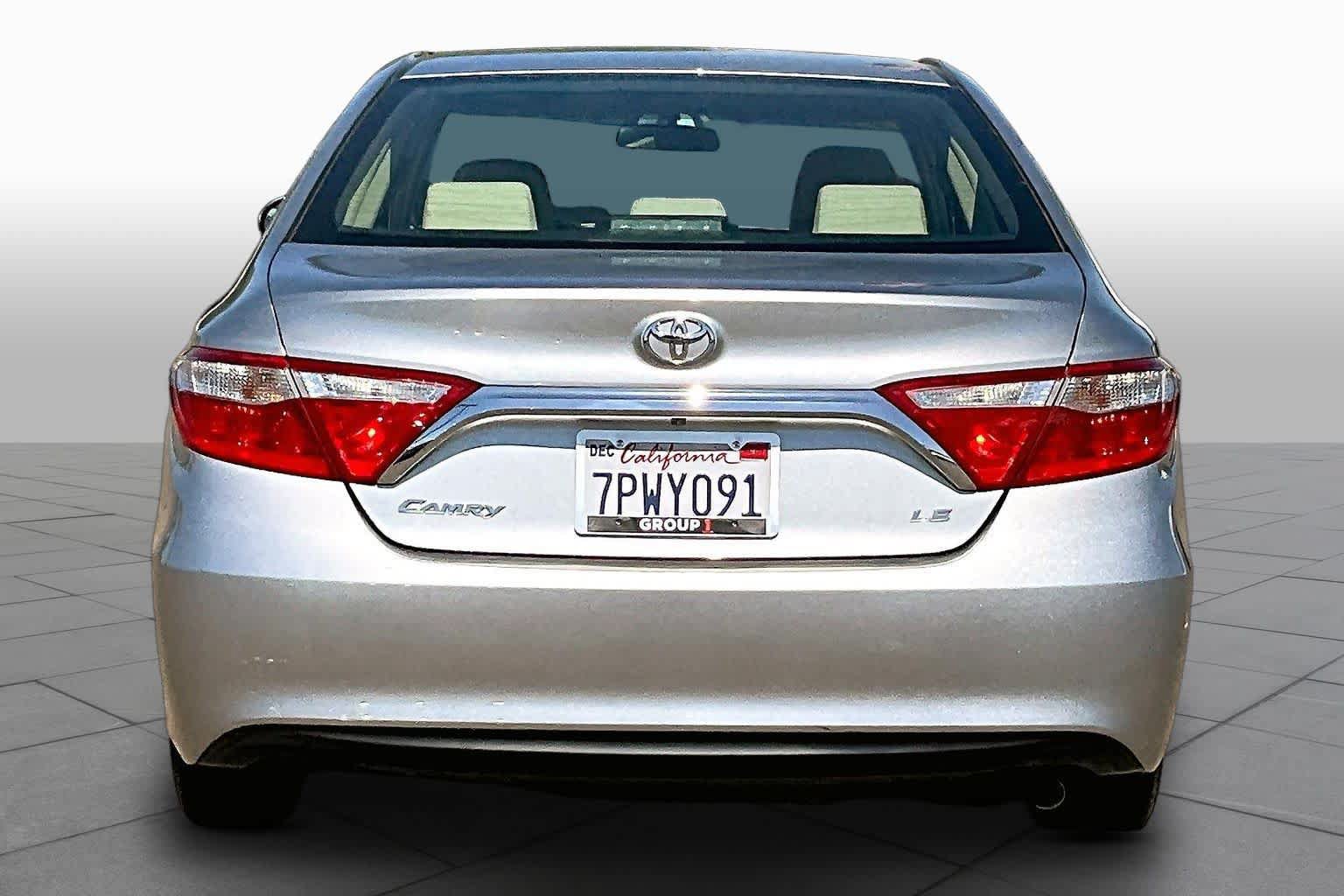 Used 2015 Toyota Camry LE FWD image 4