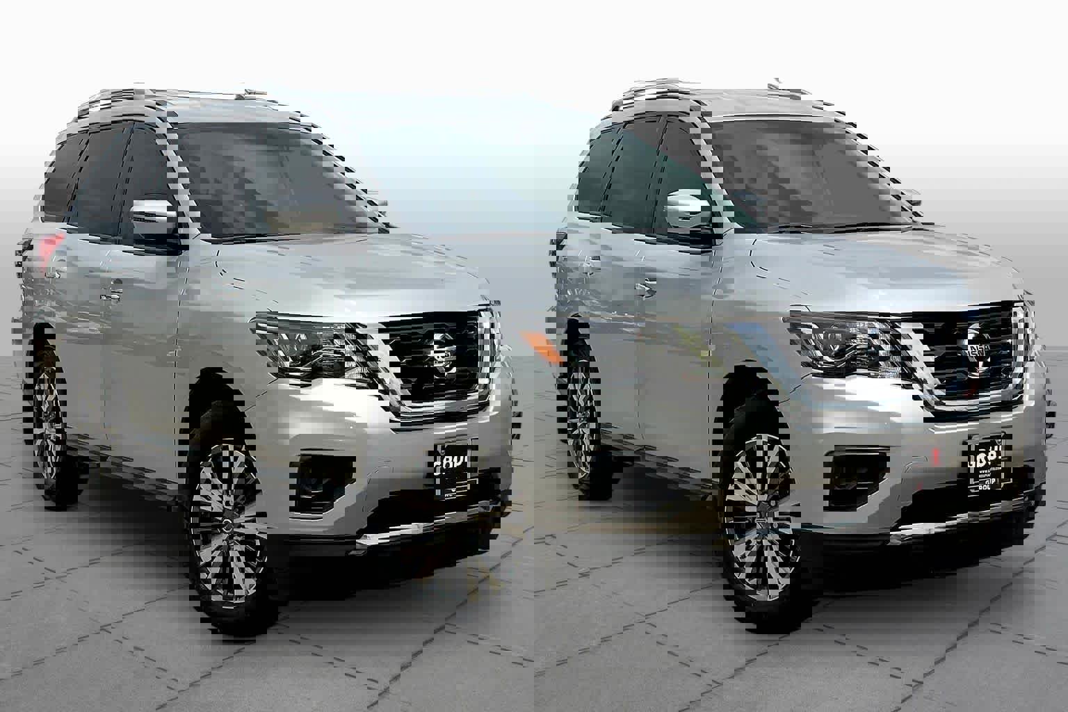 Used 2020 Nissan Pathfinder S image 3
