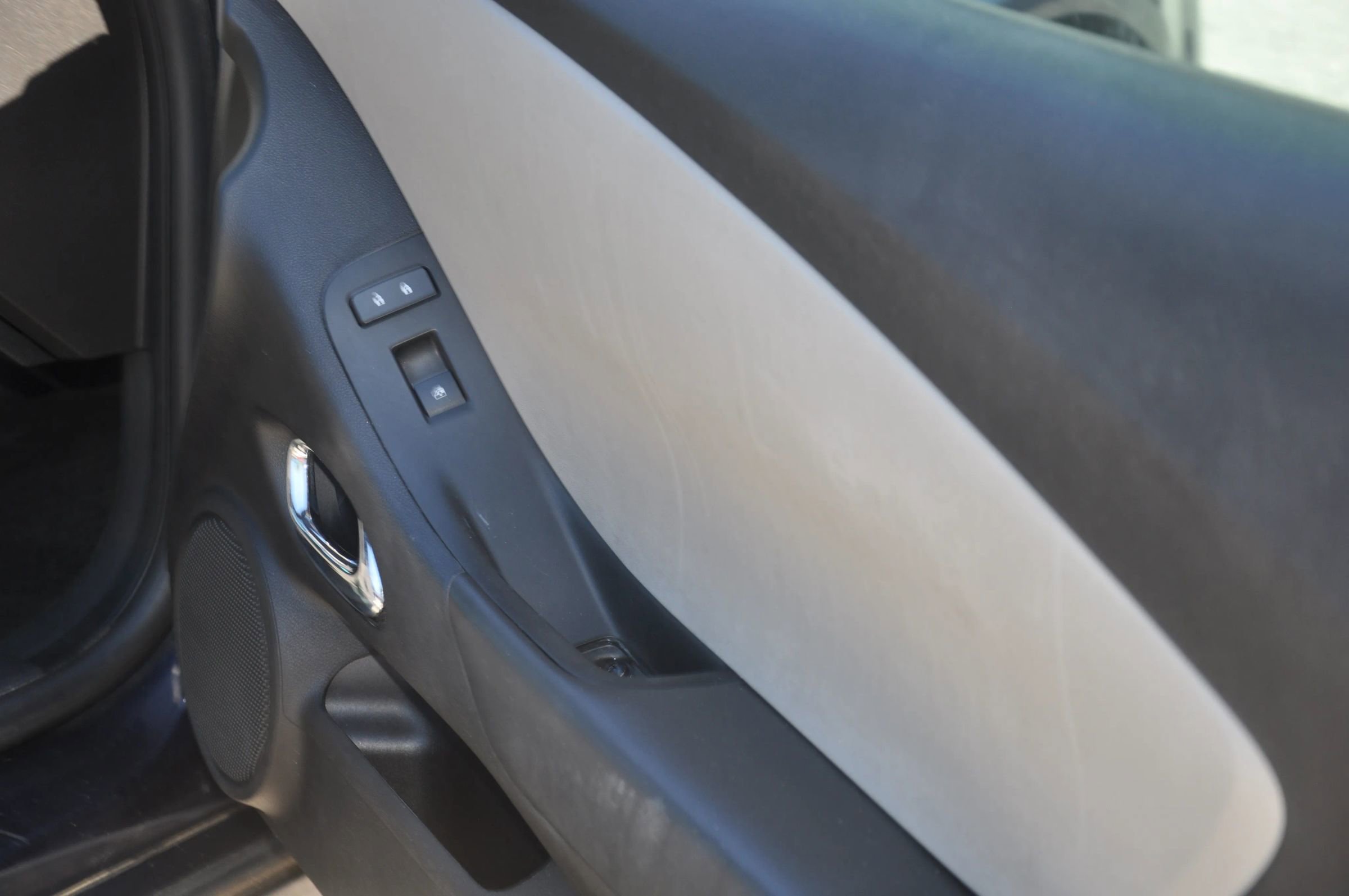 Used 2015 Chevrolet Camaro LS RWD image 23