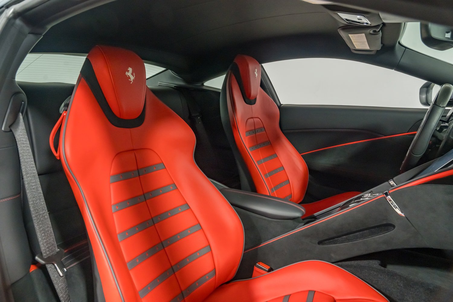 Used 2022 Ferrari Roma RWD image 30