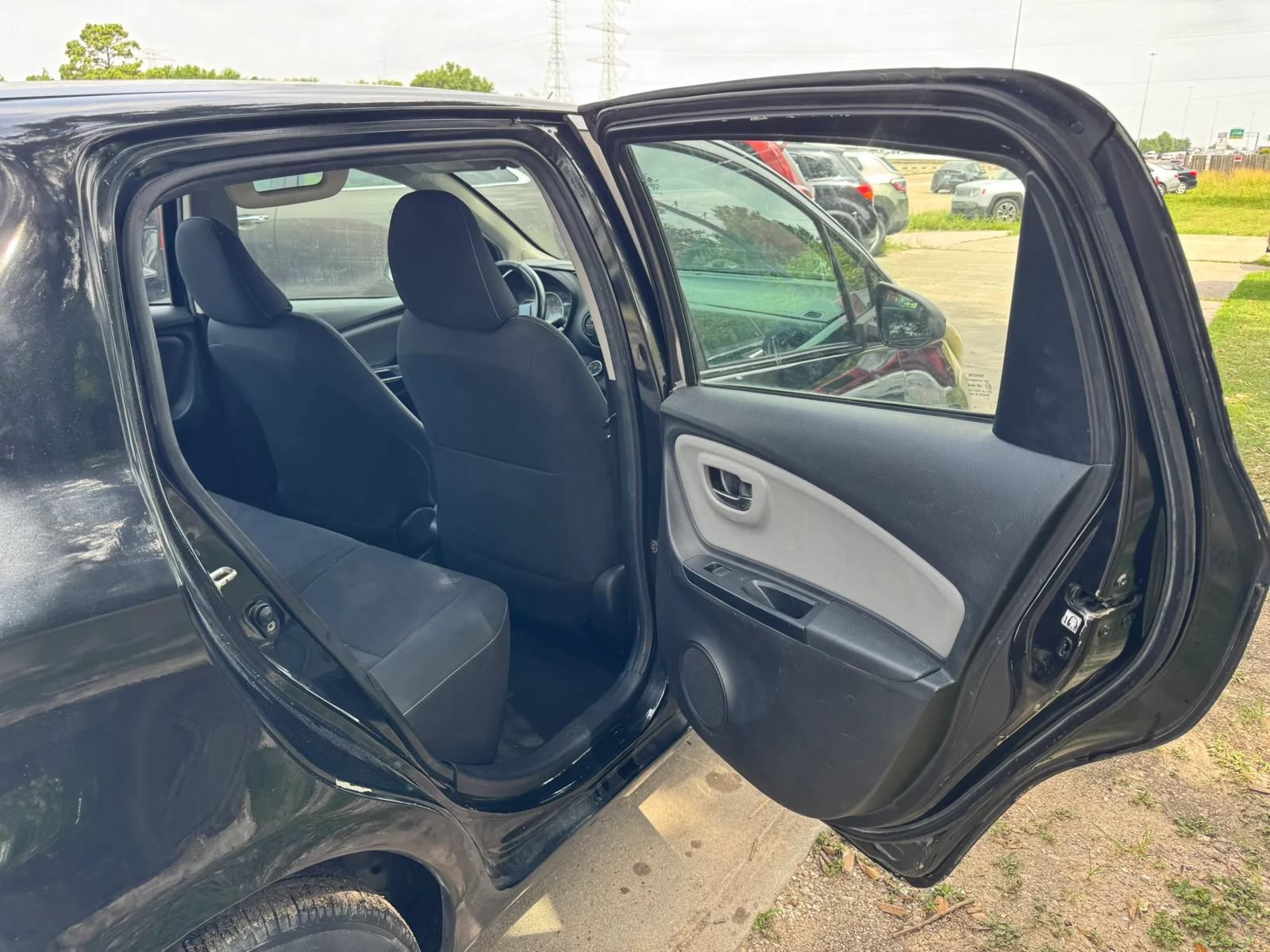 Used 2015 Toyota Yaris SE FWD image 20