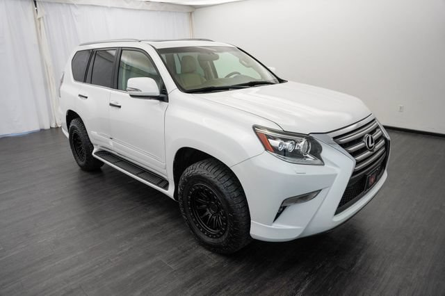 Used 2017 Lexus GX 460 Luxury w/ Preferred Accessory Package AWD/4WD image 2