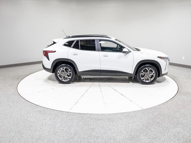 Used 2024 Chevrolet Trax LT w/ Driver Confidence Package image 29