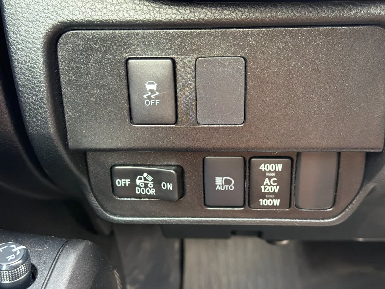Used 2021 Toyota Tacoma TRD Off-Road w/ Technology Package AWD/4WD image 28