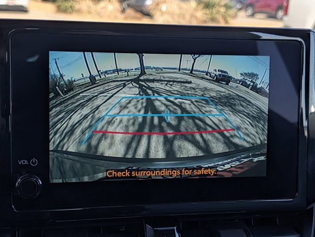 Used 2025 Toyota Corolla Cross L image 18