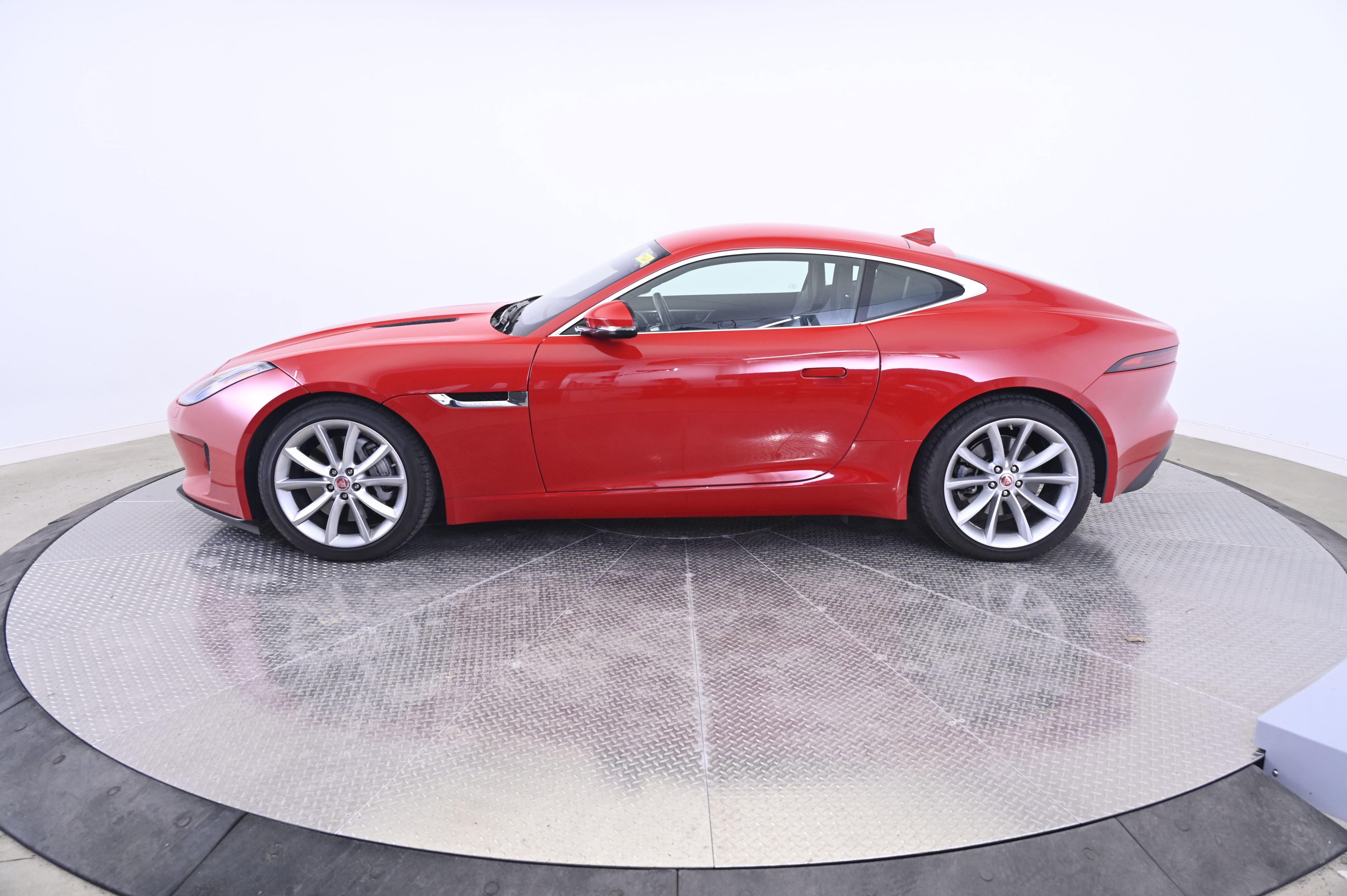 Used 2018 Jaguar F-TYPE Coupe image 2
