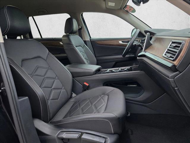 Used 2025 Volkswagen Atlas SE AWD/4WD image 19