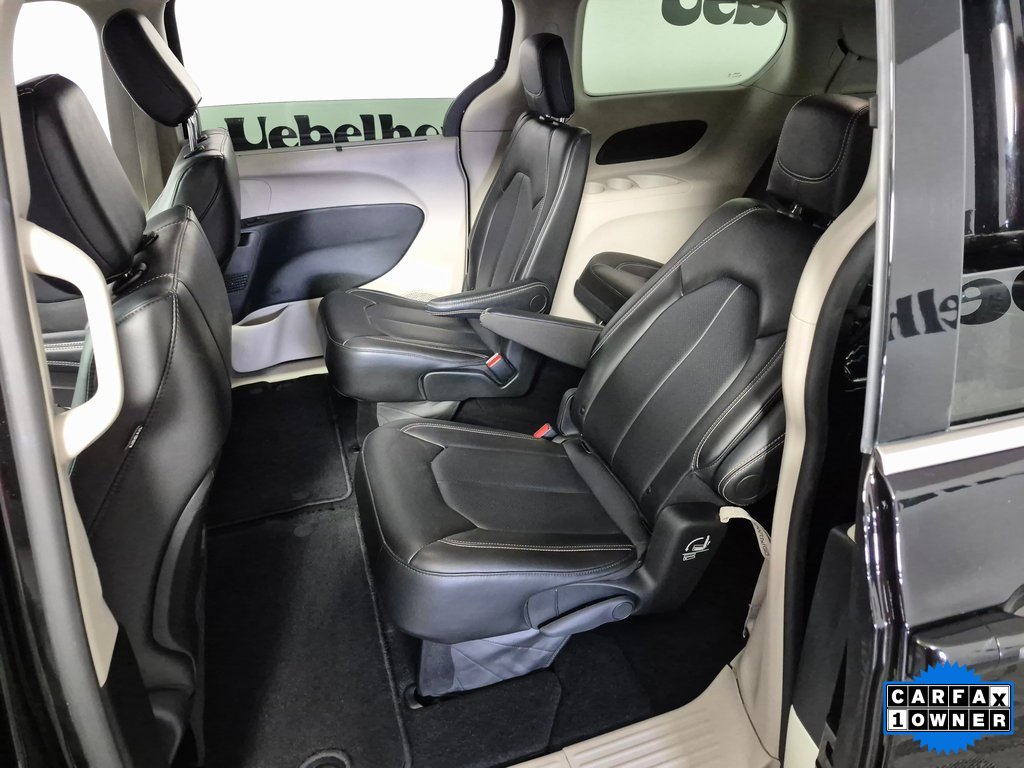 Used 2024 Chrysler Pacifica Touring-L image 20