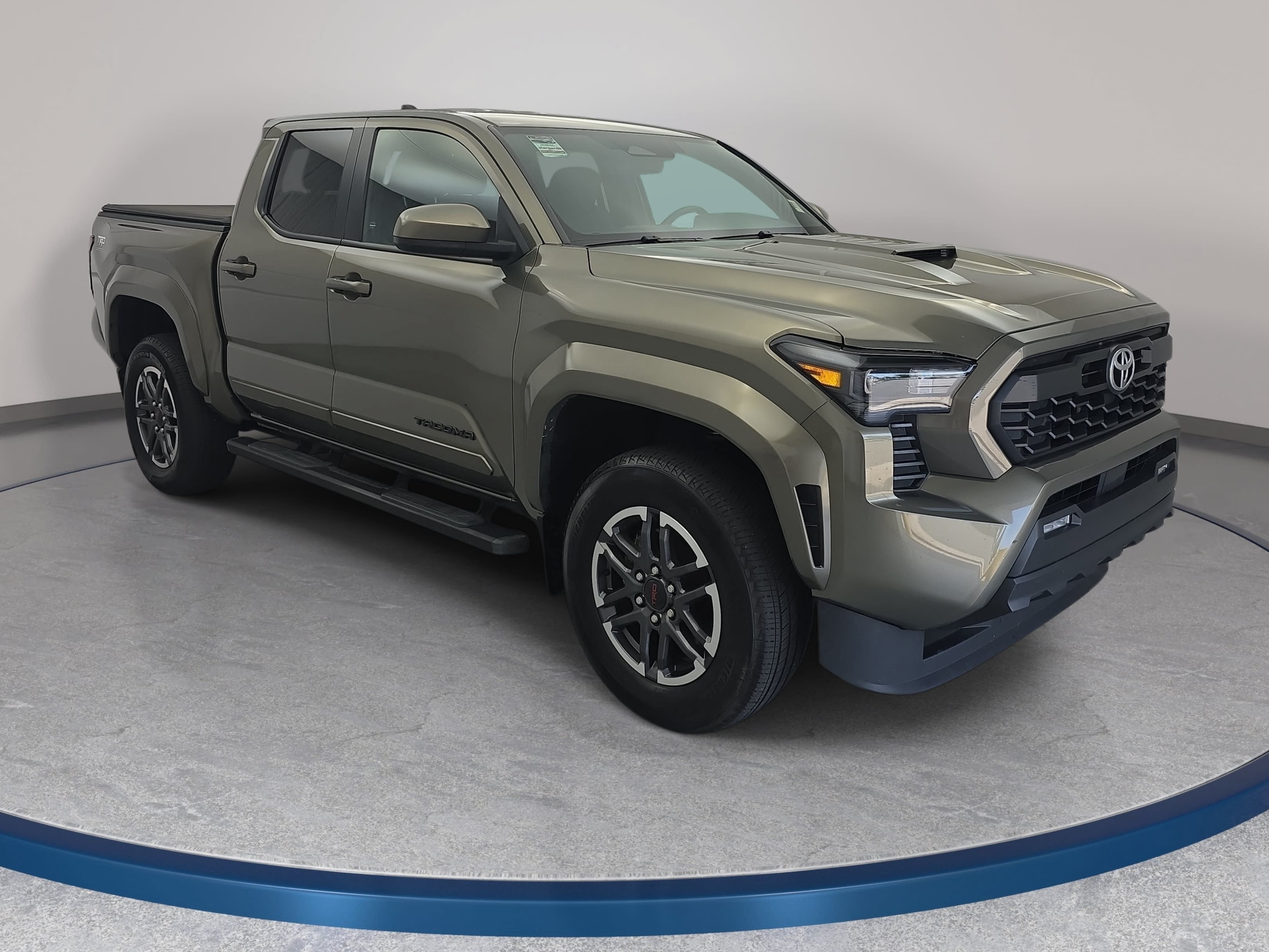 Used 2024 Toyota Tacoma TRD Sport AWD/4WD image 3