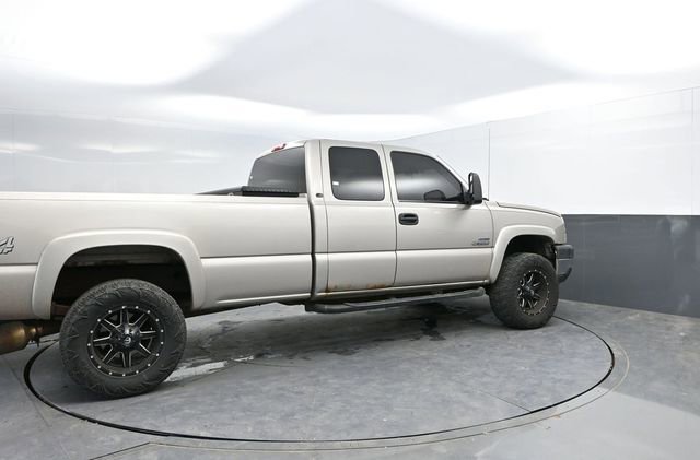 Used 2006 Chevrolet Silverado 3500 LT w/ Heavy-Duty Power Package AWD/4WD image 3