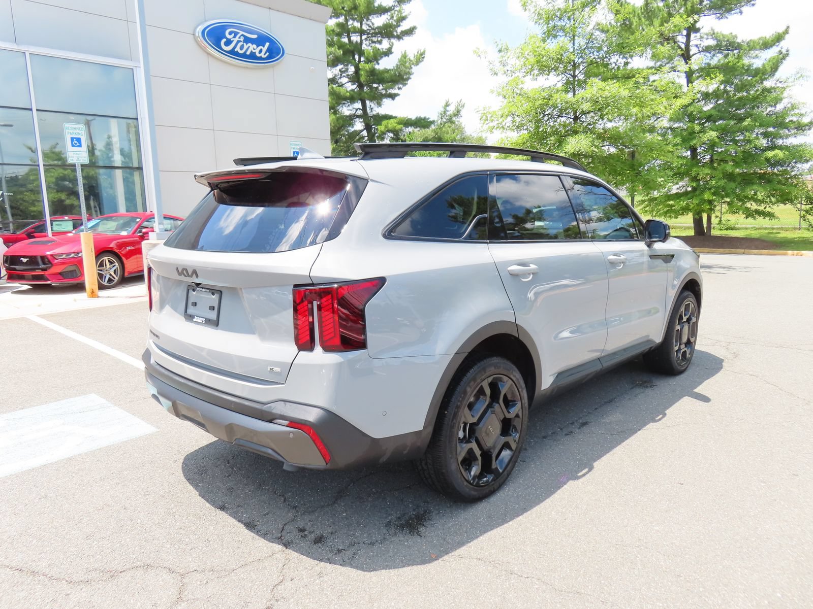 Used 2025 Kia Sorento SX AWD/4WD image 5