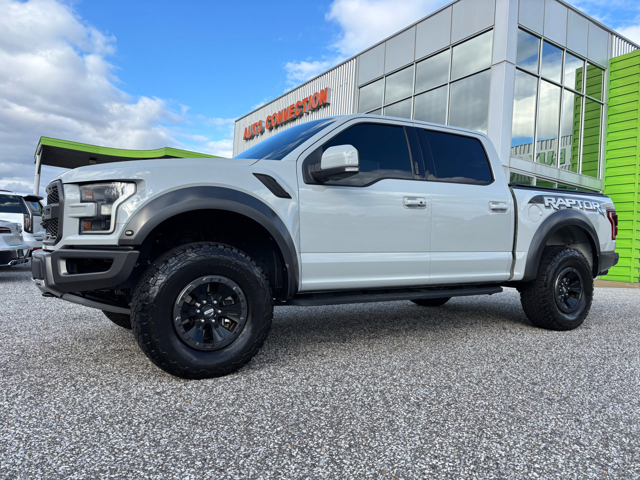 Used 2017 Ford F150 Raptor w/ Equipment Group 802A Luxury image 36