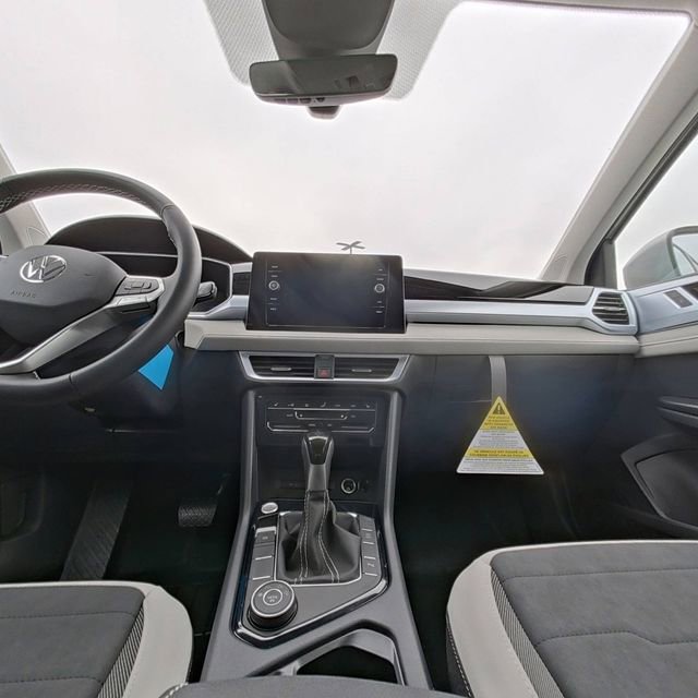 New 2026 Volkswagen Taos SE image 25