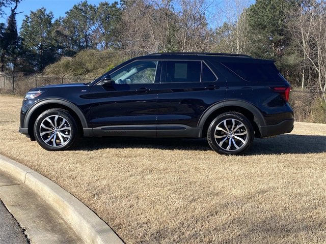 Used 2025 Ford Explorer ST-Line image 9