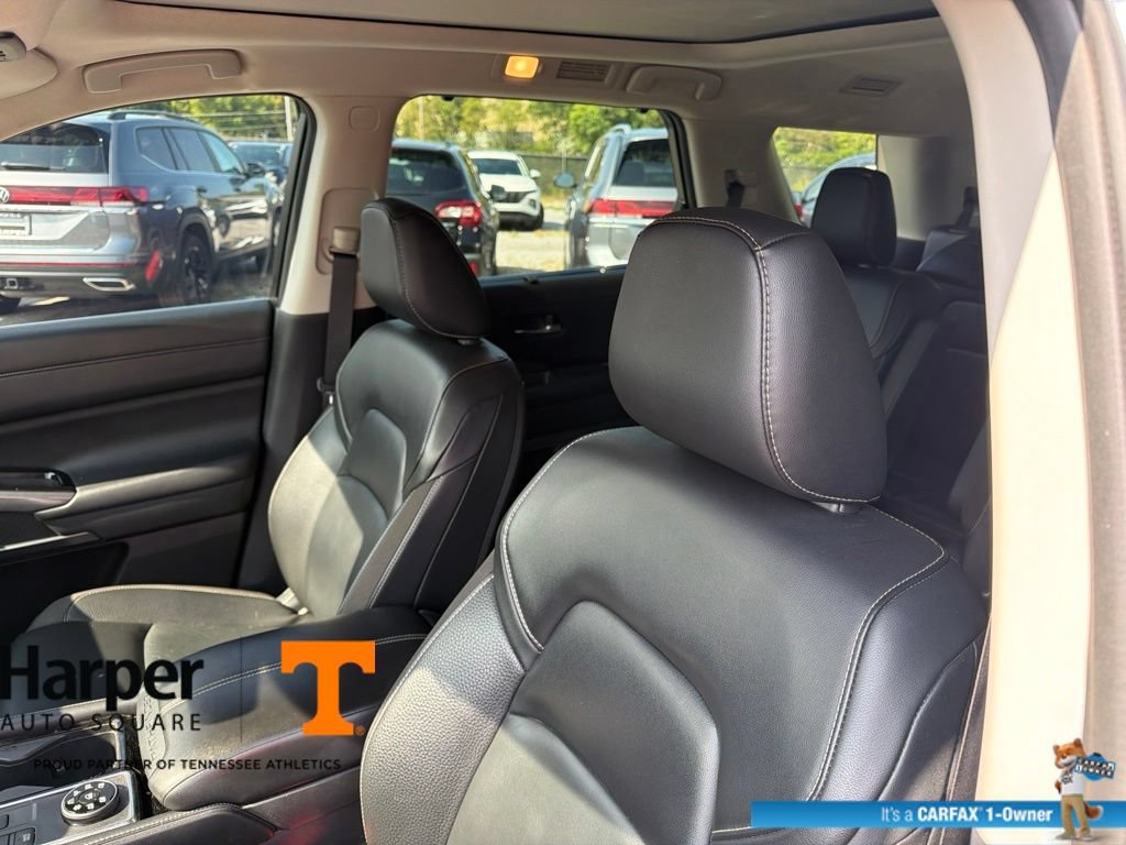 Used 2023 Nissan Pathfinder SL w/ SL Premium Package AWD/4WD image 12