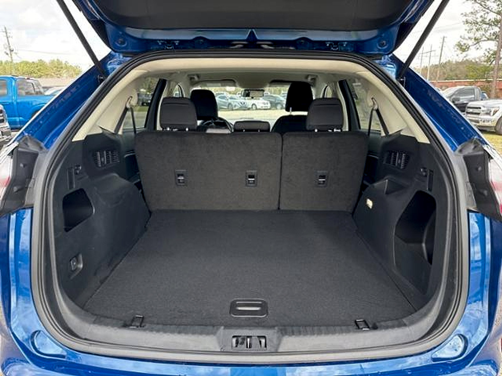 New 2024 Ford Edge SE image 8