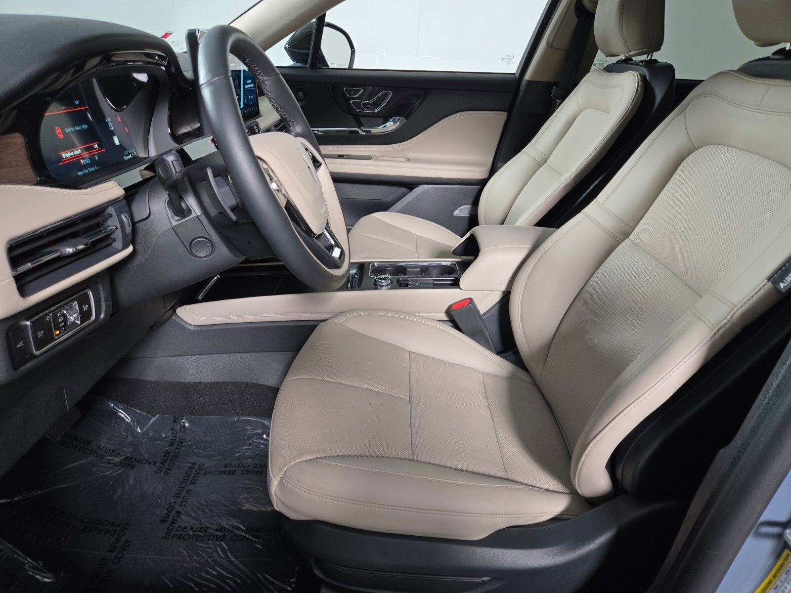 Used 2026 Lincoln Corsair Reserve image 11