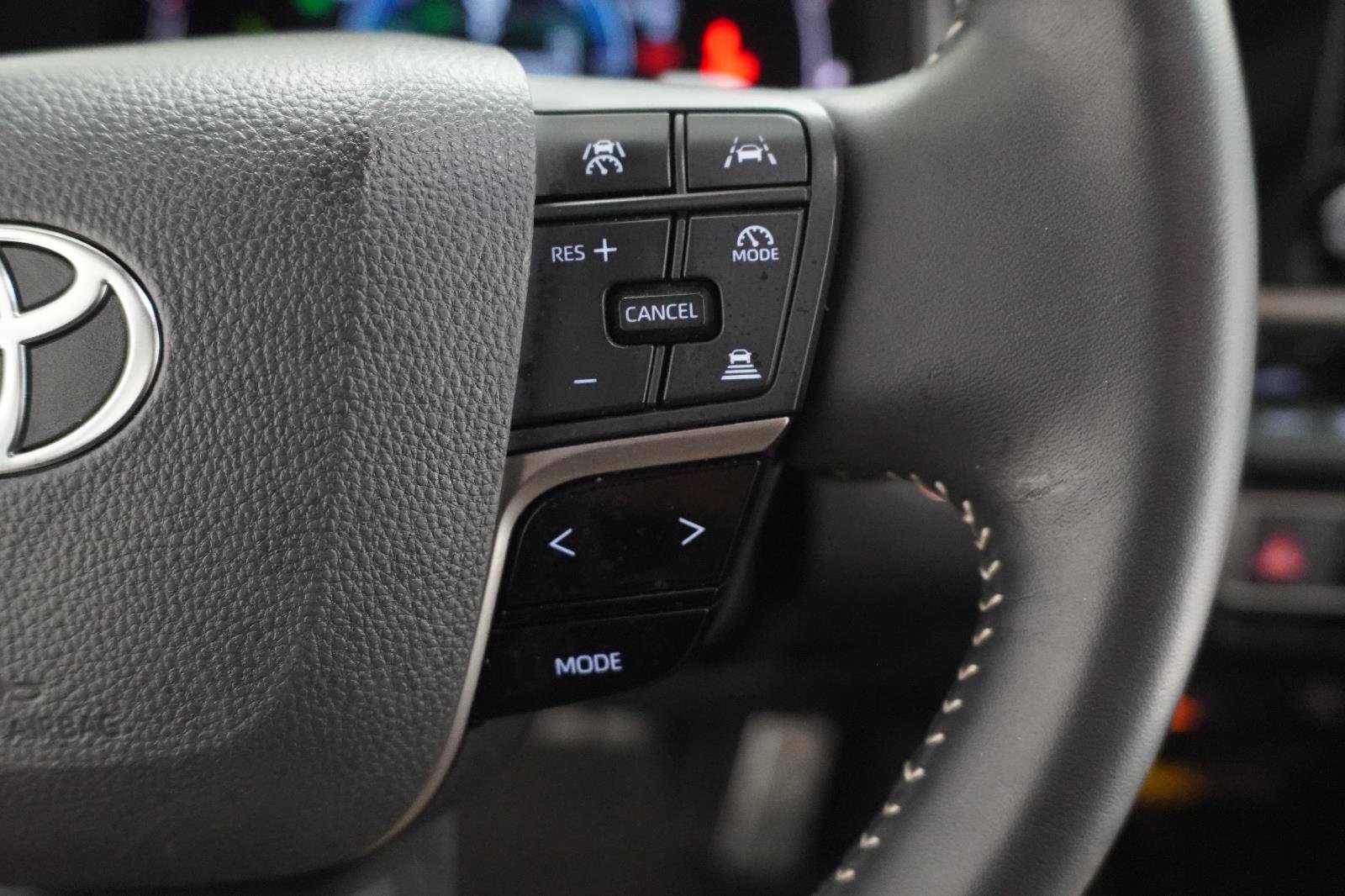 Used 2025 Toyota Camry SE FWD image 20