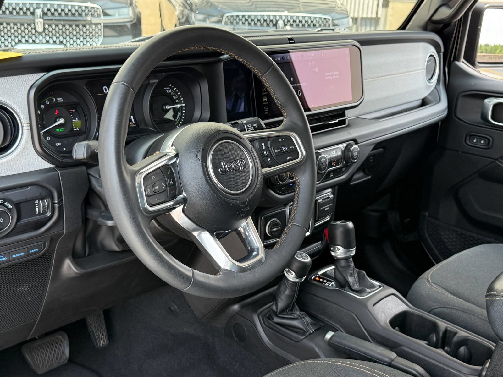Used 2024 Jeep Wrangler Unlimited Sahara AWD/4WD image 23