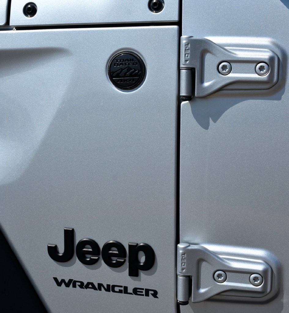 Used 2022 Jeep Wrangler Sport AWD/4WD image 13