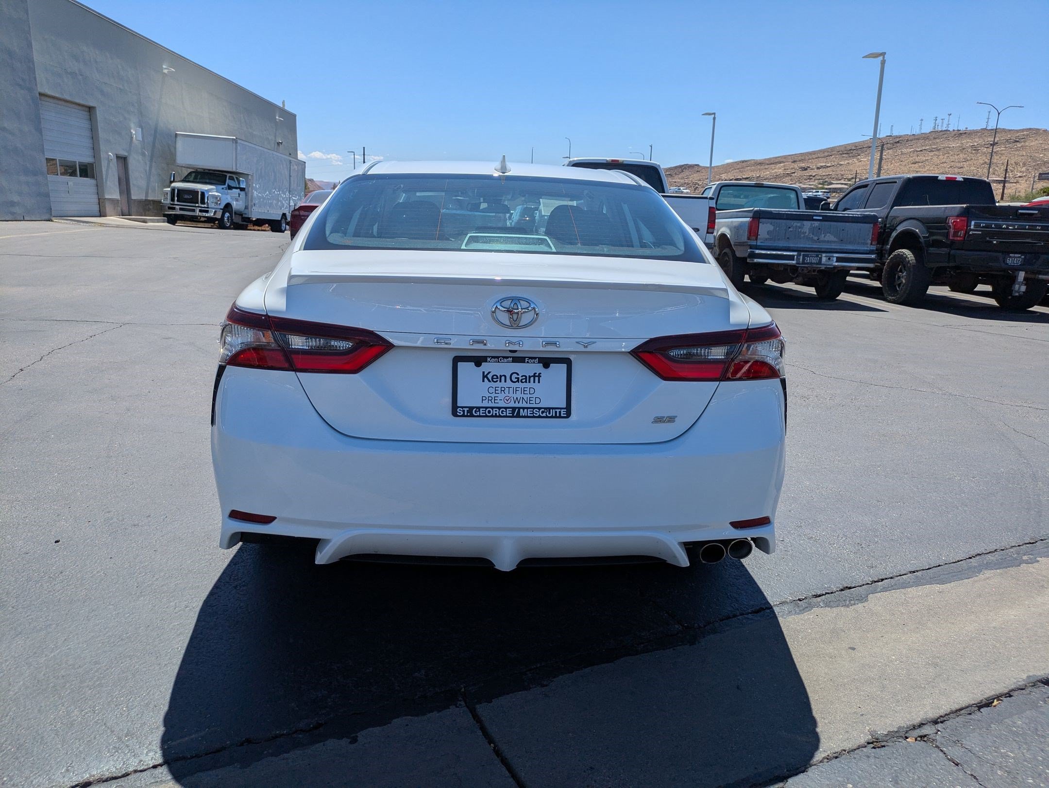 Used 2023 Toyota Camry SE FWD image 4