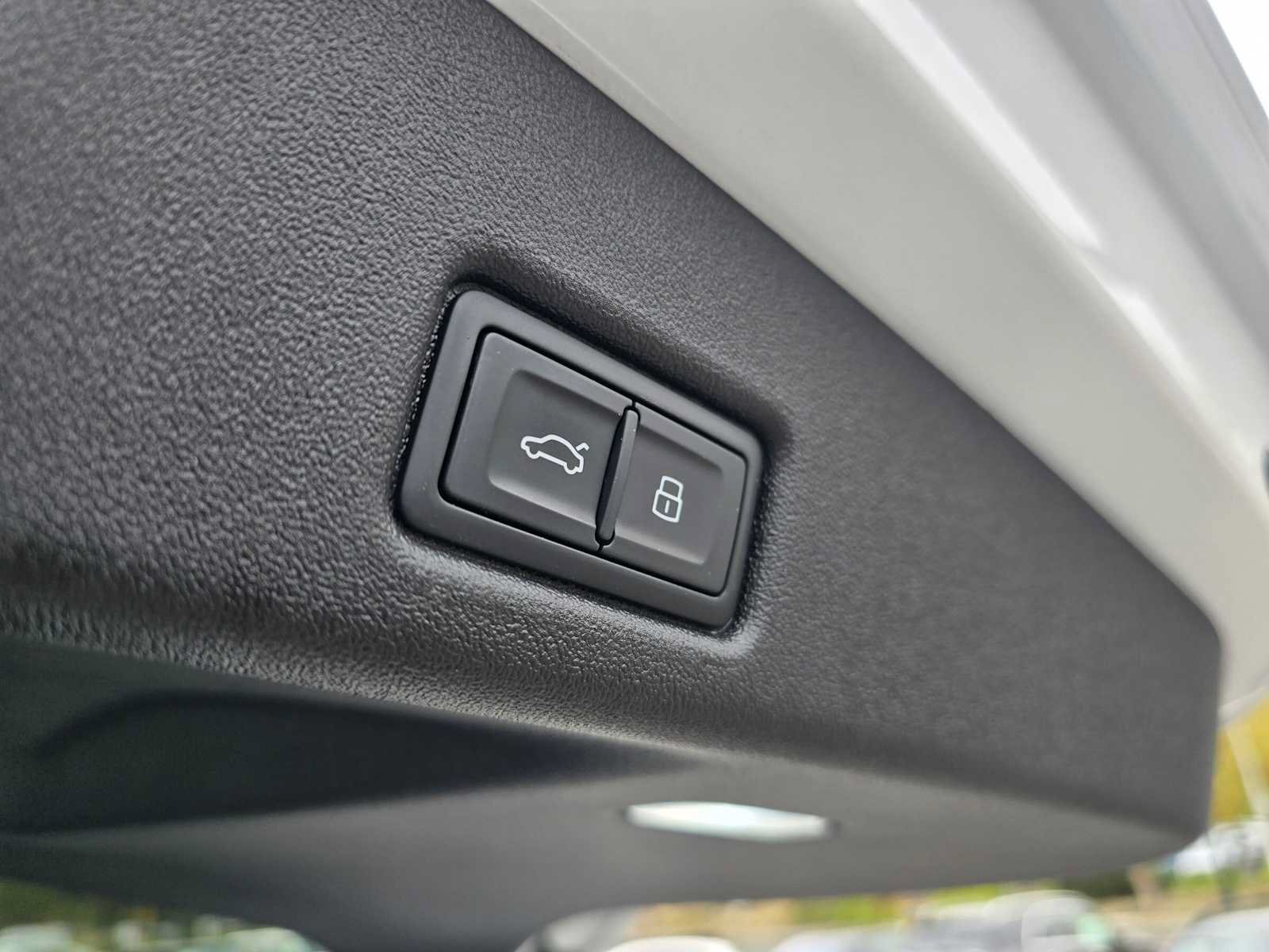 Used 2025 Audi Q5 Premium Plus w/ Premium Plus AWD/4WD image 15