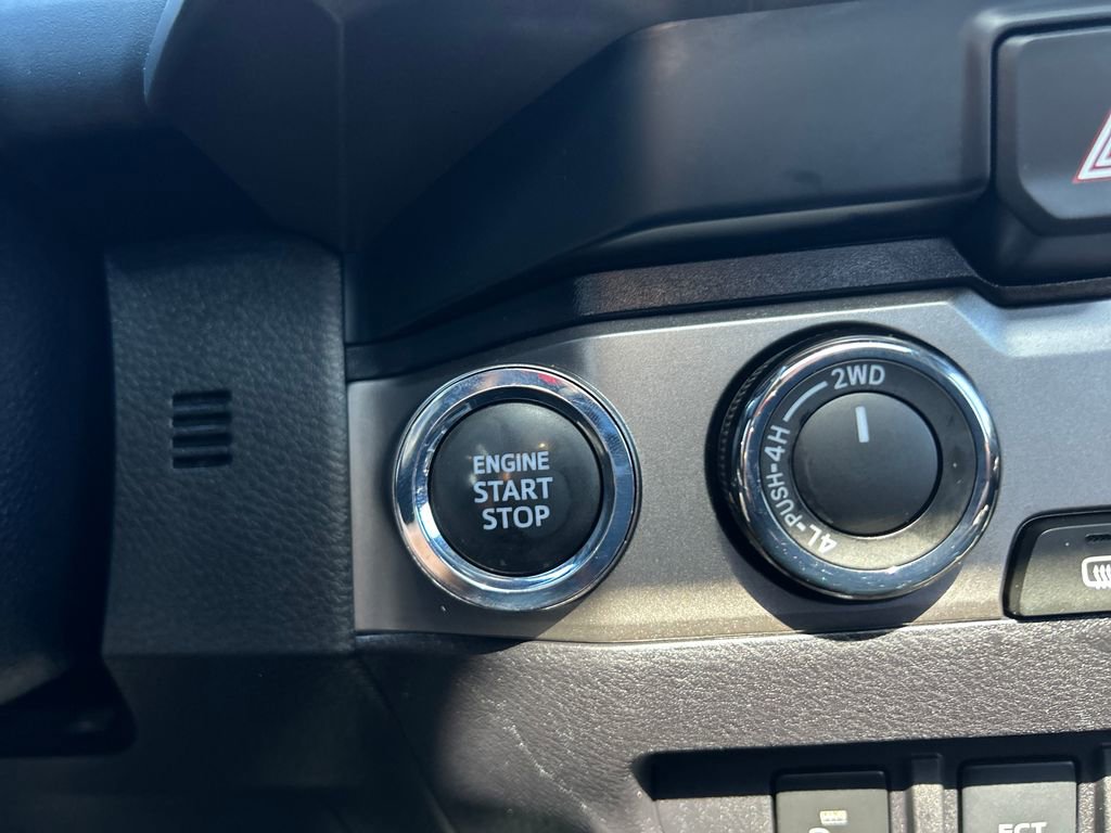 Certified 2022 Toyota Tacoma Limited AWD/4WD image 25
