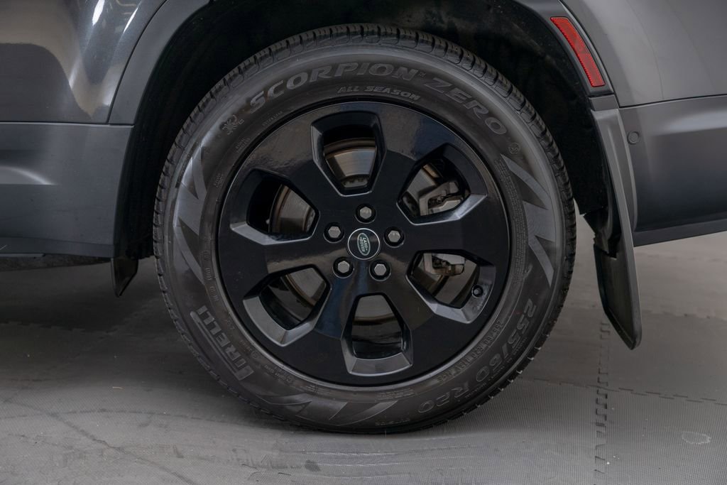 Used 2024 Land Rover Defender 130 S image 42