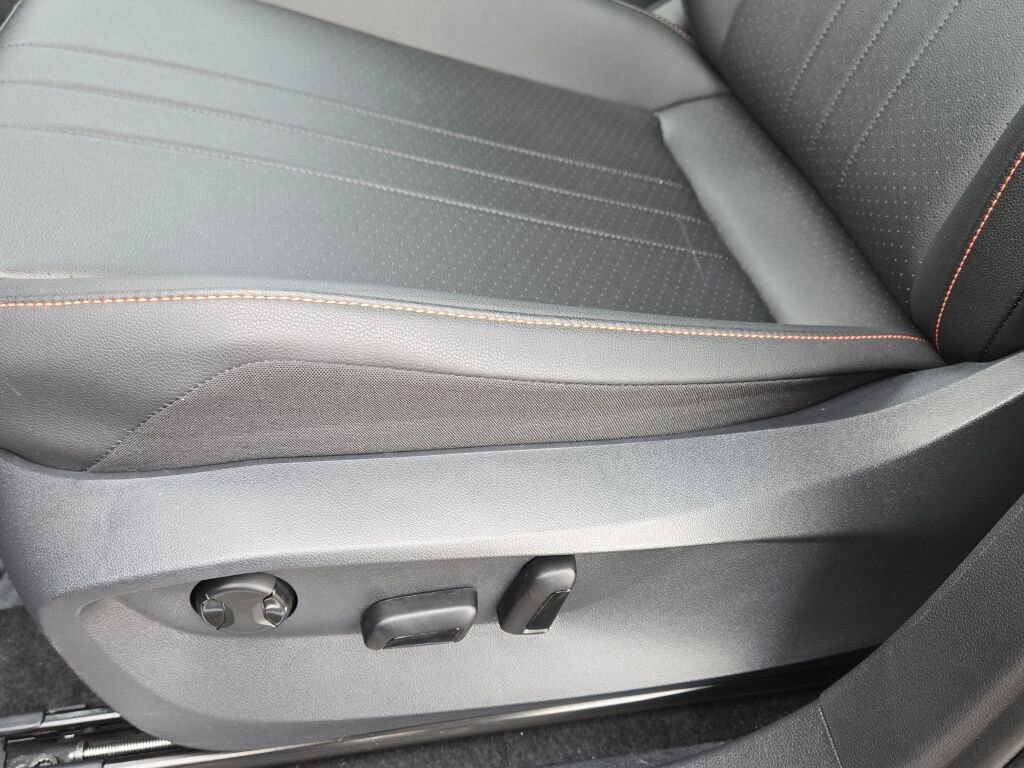 Used 2024 Volkswagen Tiguan Wolfsburg Edition image 23